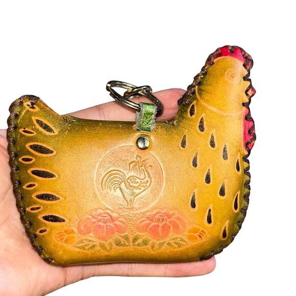 Handmade tooled Leather Chicken Coin Purse 3D Animal Design Hawaii - Picture 2 of 8